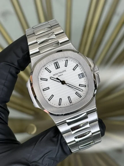 Patek Philippe Nautilus White Dial on Bracelet 5711/1A-011 2017 Complete